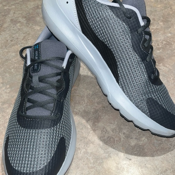 UNDER ARMOUR SURGE SHOES MENS SIZE 11 ***EUC*** - Picture 6 of 8
